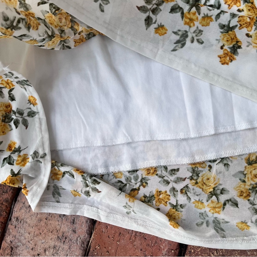 Siren Lily Floral Dress with Yellow Accents - Picture 6 of 8